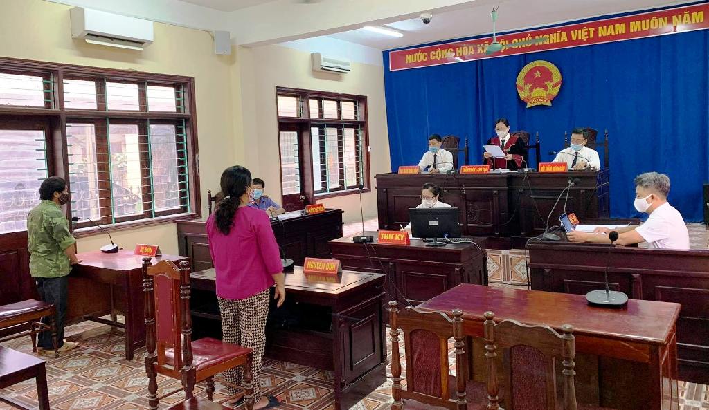 Chỉ công nhận quan hệ hôn nhân thực tế đối với quan hệ chung sống như vợ chồng giữa ông A và bà B