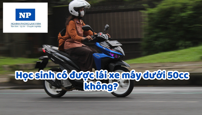 Học sinh có được lái xe máy dưới 50cc không? Chương trình giáo dục kiến thức pháp luật về trật tự, an toàn giao thông đường bộ trong các cơ sở giáo dục bao gồm những nội dung gì?