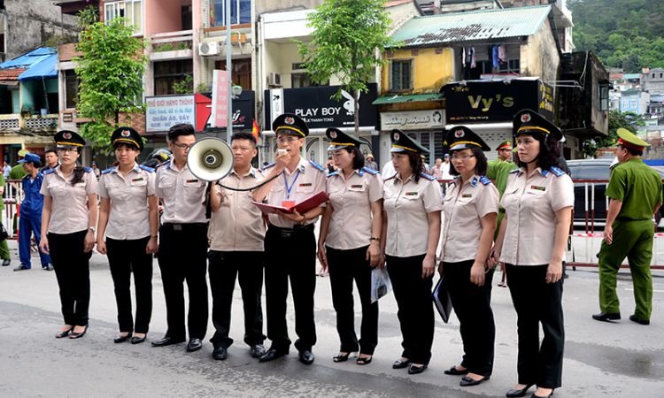 Một số vướng mắc, bất cập trong quy định của Luật Thi hành án dân sự và kiến nghị hoàn thiện
