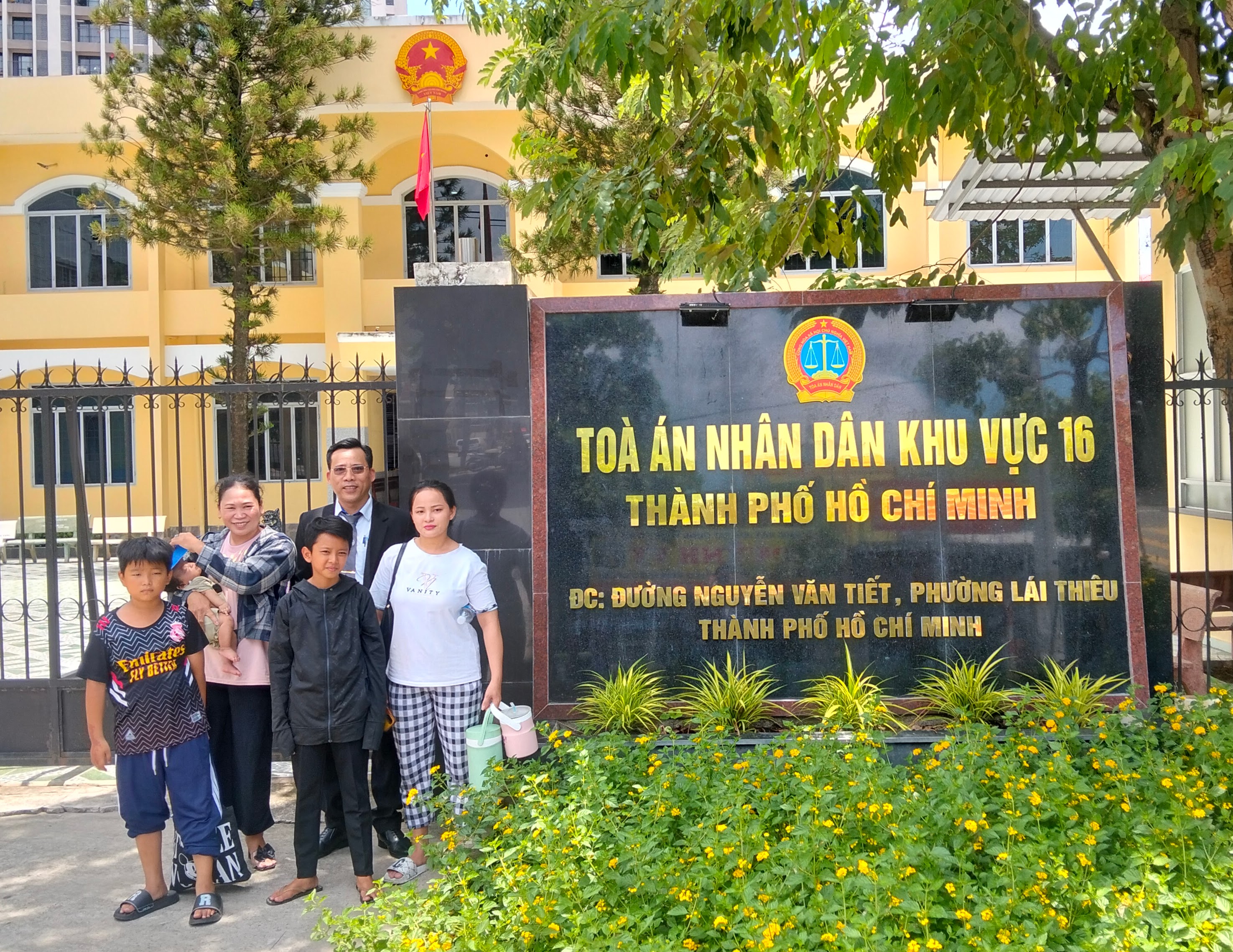 Vụ án hình sự sơ thẩm về tội “Cố ý gây thương tích” diễn ra tại Tòa án nhân dân khu vực 16 thành phố Hồ Chí Minh vào ngày 05/9/2025